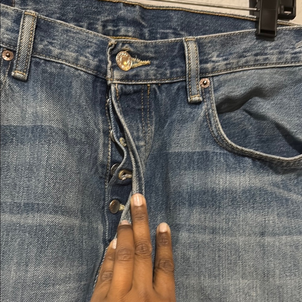 Levi’s 501 Button fly blue Straight-Leg Jeans with Medium Wash Sz 33 x32 - Picture 3 of 12